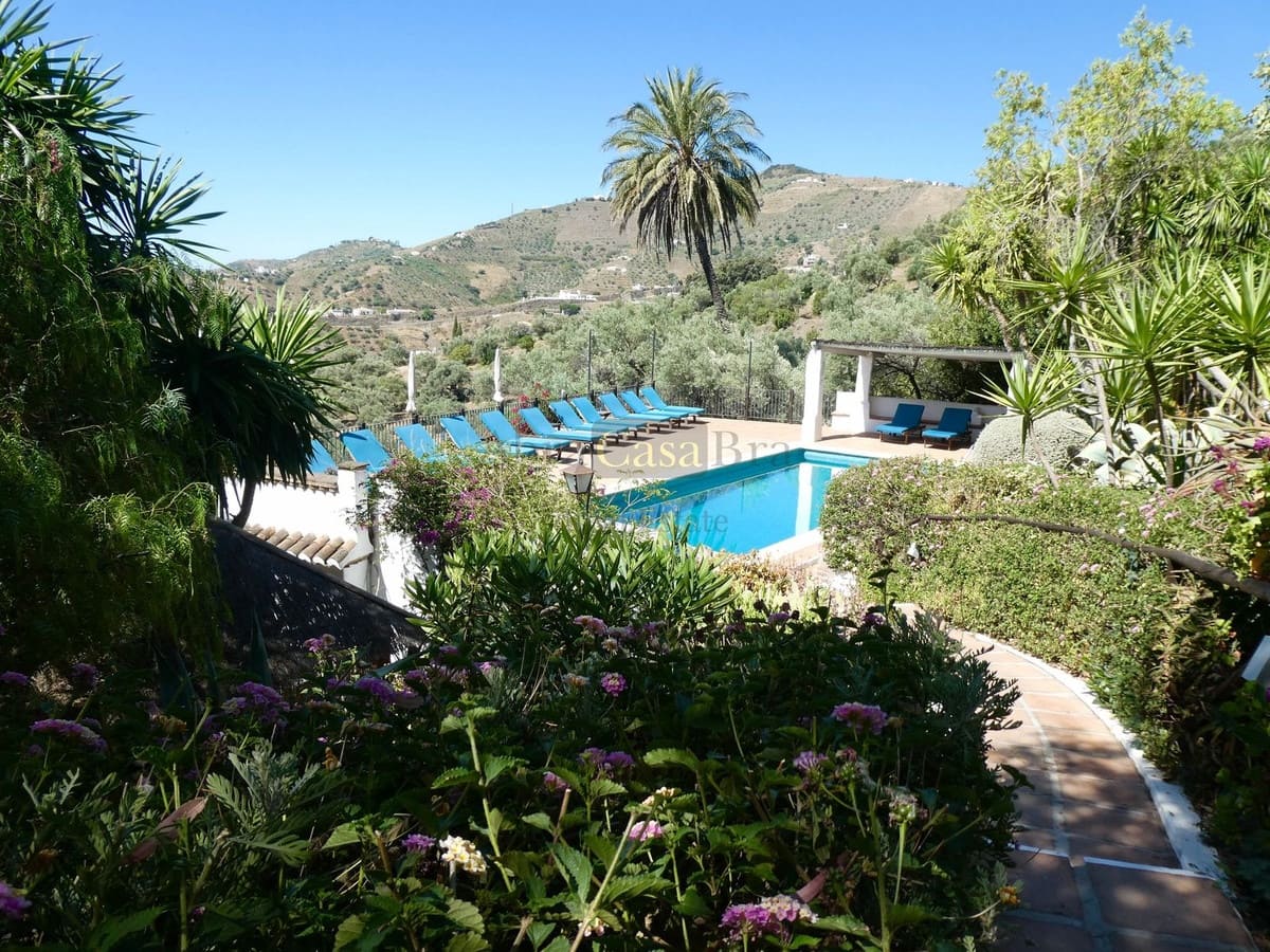 16 bedroom Finca/Country House for sale in Canillas de Albaida with pool garage - € 1,900,000 (Ref: 8410147)