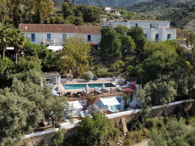 16 soveværelse Finca/Landehus til salg i Canillas de Albaida med swimmingpool garage - € 1.900.000 (Ref: 8410147)