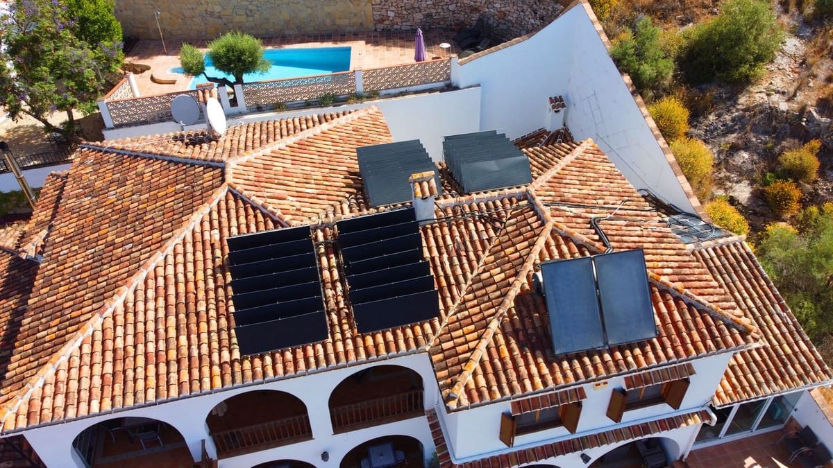 5 soveværelse Villa til salg i Competa med swimmingpool garage - € 785.000 (Ref: 8410161)