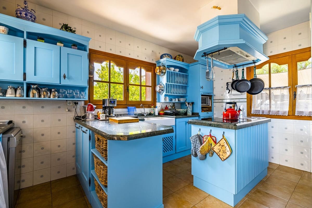 5 soveværelse Villa til salg i Competa med swimmingpool garage - € 785.000 (Ref: 8410161)