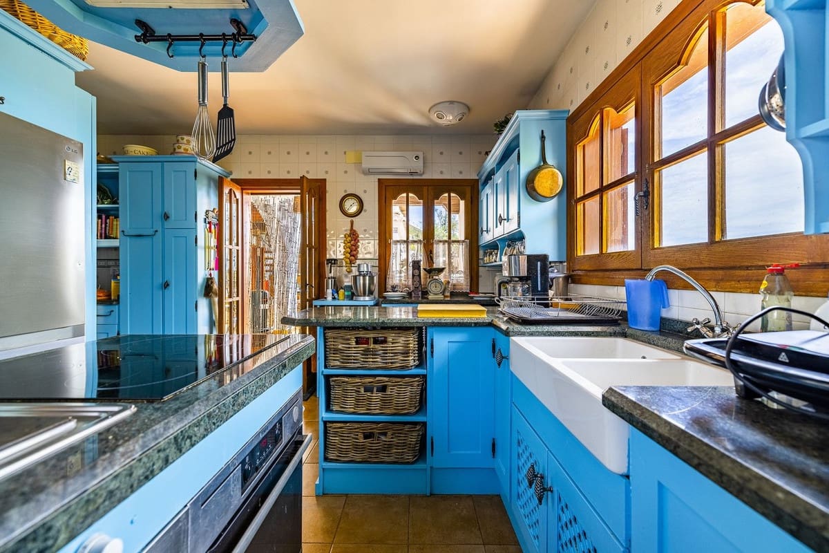 5 soveværelse Villa til salg i Competa med swimmingpool garage - € 785.000 (Ref: 8410161)