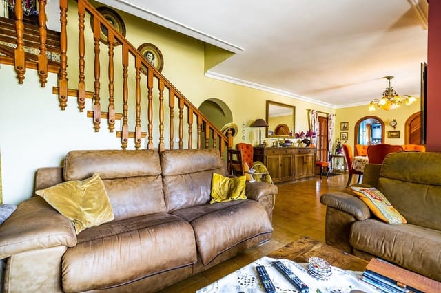 5 sovrum Villa till salu i Cómpeta med pool garage - 785 000 € (Ref: 8410161)