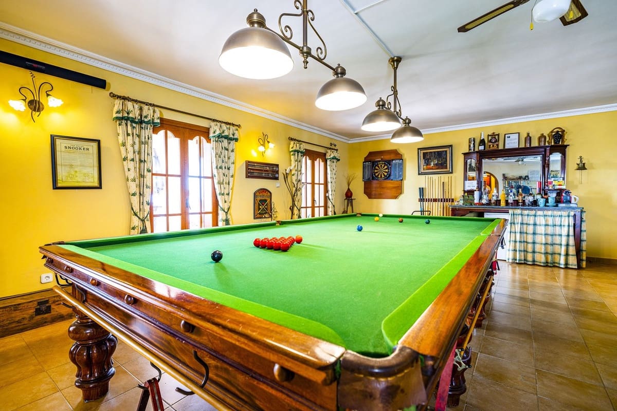 5 soveværelse Villa til salg i Competa med swimmingpool garage - € 785.000 (Ref: 8410161)