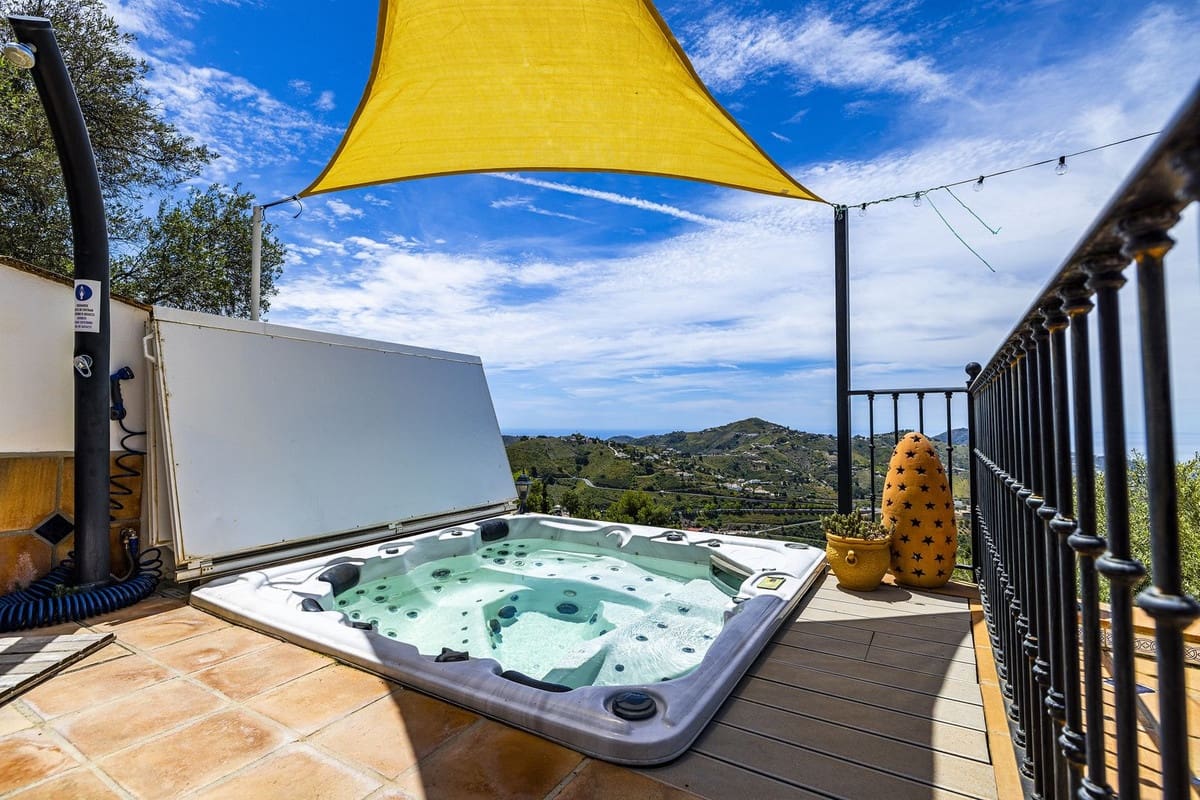 5 soveværelse Villa til salg i Competa med swimmingpool garage - € 785.000 (Ref: 8410161)