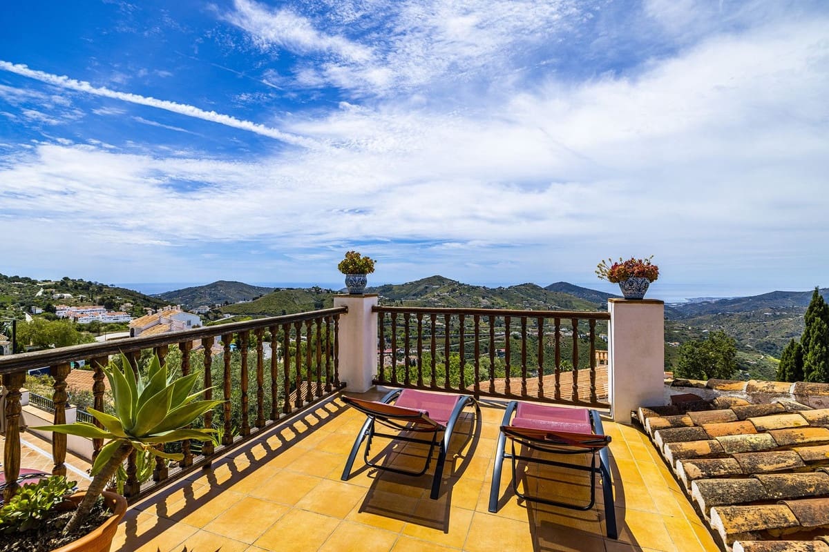 5 soveværelse Villa til salg i Competa med swimmingpool garage - € 785.000 (Ref: 8410161)