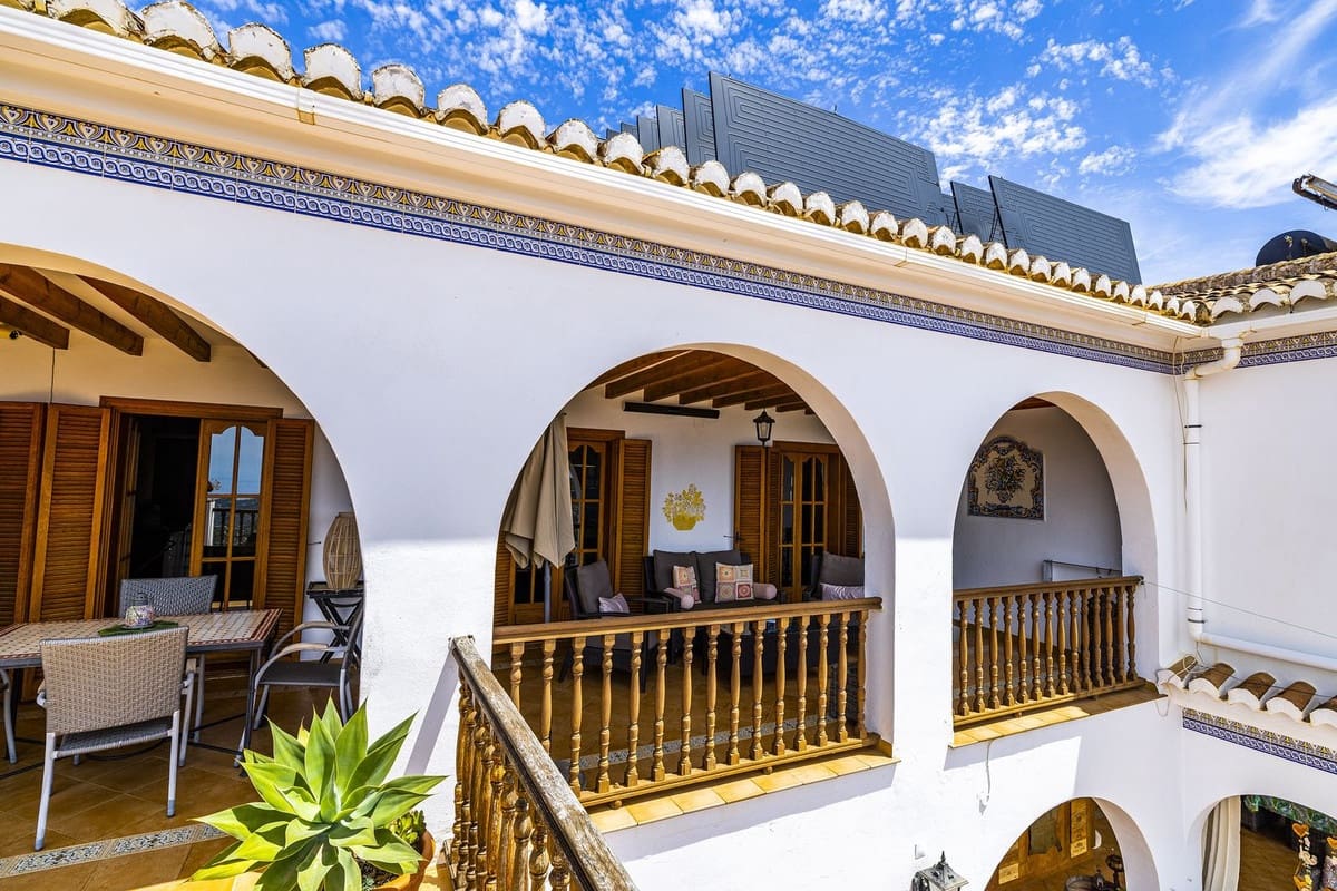 5 soveværelse Villa til salg i Competa med swimmingpool garage - € 785.000 (Ref: 8410161)