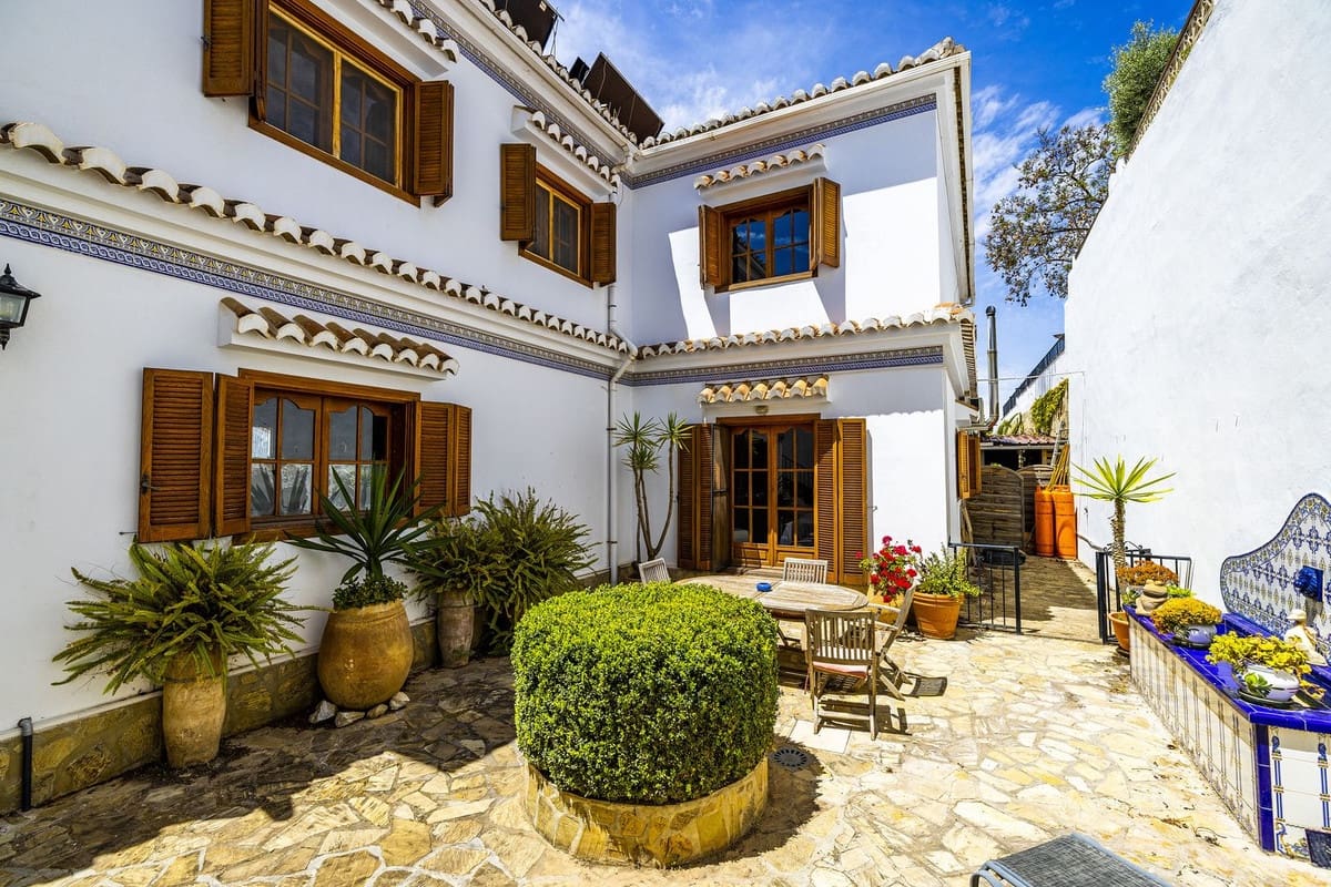 5 soveværelse Villa til salg i Competa med swimmingpool garage - € 785.000 (Ref: 8410161)