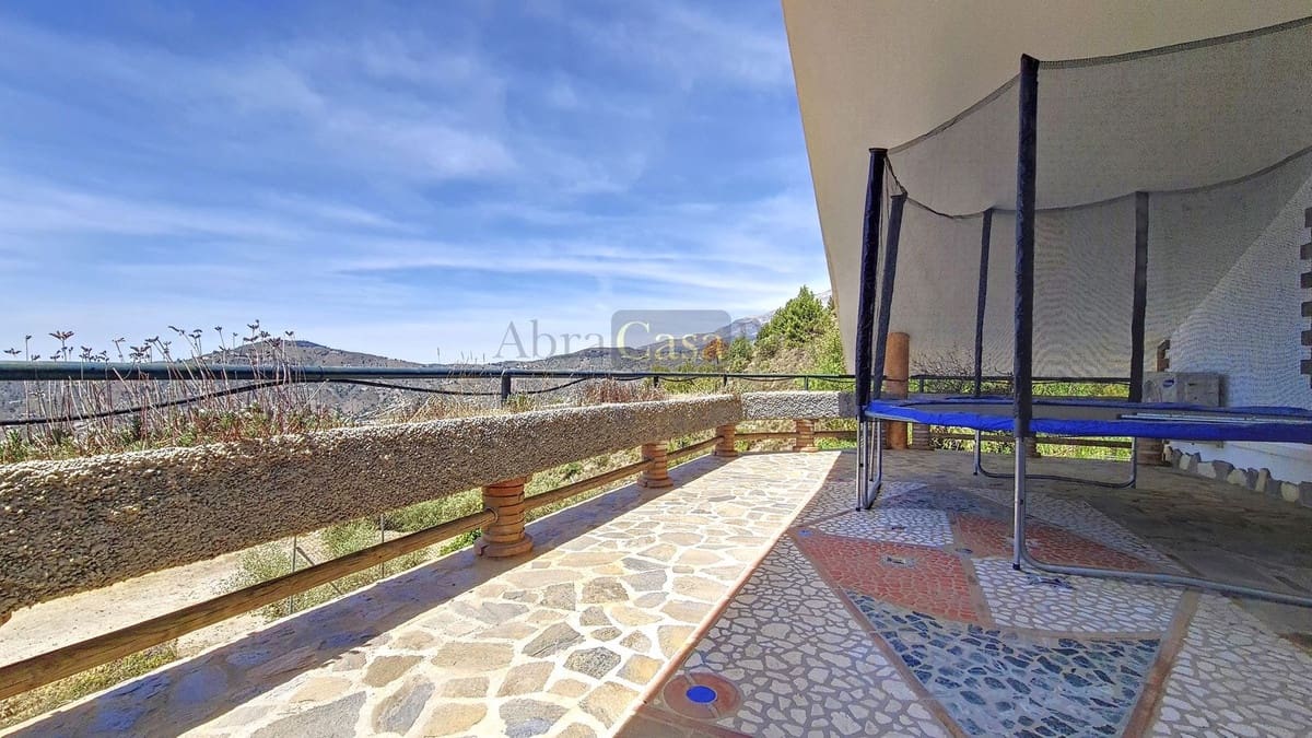 Chalet de 4 habitaciones en Canillas de Albaida en venta con piscina garaje - 650.000 € (Ref: 8410162)
