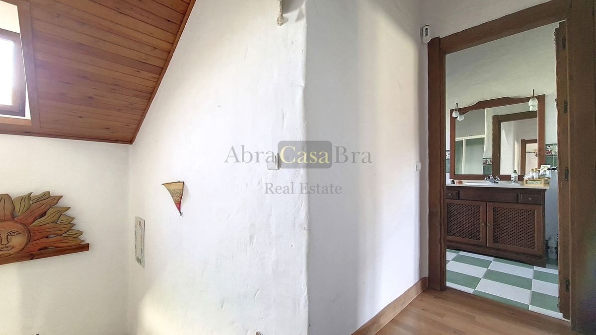 Chalet de 4 habitaciones en Canillas de Albaida en venta con piscina garaje - 650.000 € (Ref: 8410162)
