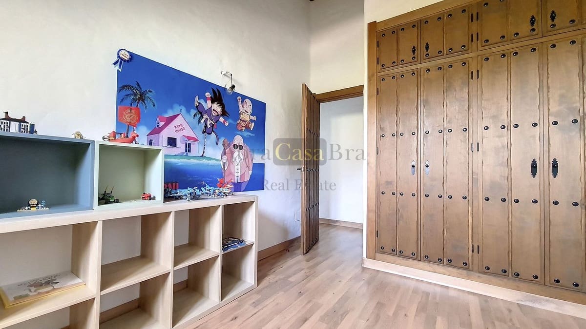 Chalet de 4 habitaciones en Canillas de Albaida en venta con piscina garaje - 650.000 € (Ref: 8410162)
