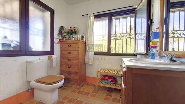 4 Zimmer Villa zu verkaufen in Canillas de Albaida mit Pool Garage - 650.000 € (Ref: 8410162)