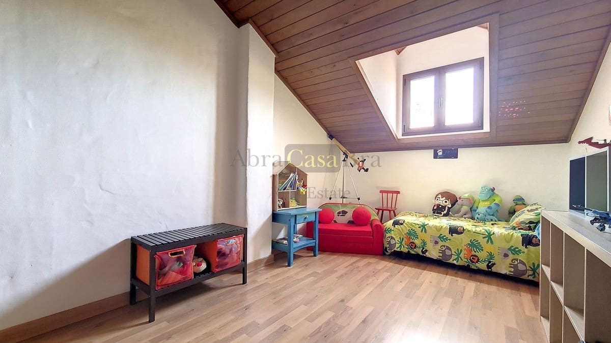 Chalet de 4 habitaciones en Canillas de Albaida en venta con piscina garaje - 650.000 € (Ref: 8410162)