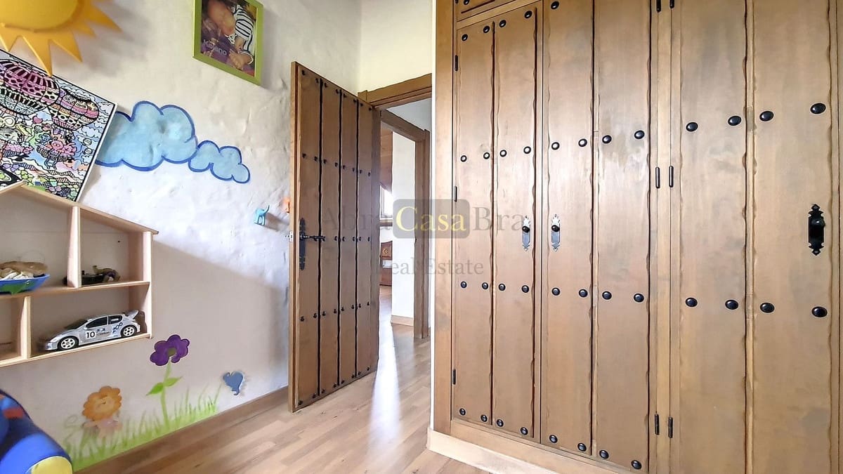 Chalet de 4 habitaciones en Canillas de Albaida en venta con piscina garaje - 650.000 € (Ref: 8410162)