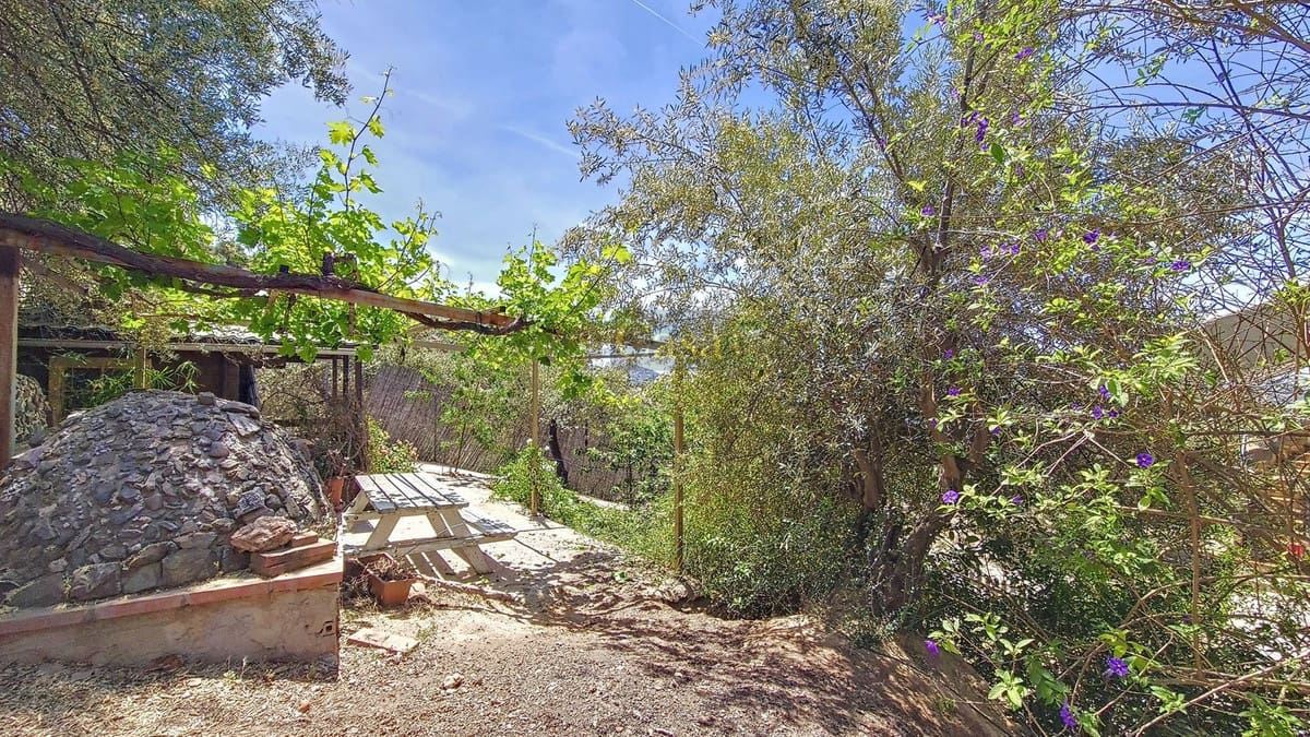 Chalet de 4 habitaciones en Canillas de Albaida en venta con piscina garaje - 650.000 € (Ref: 8410162)