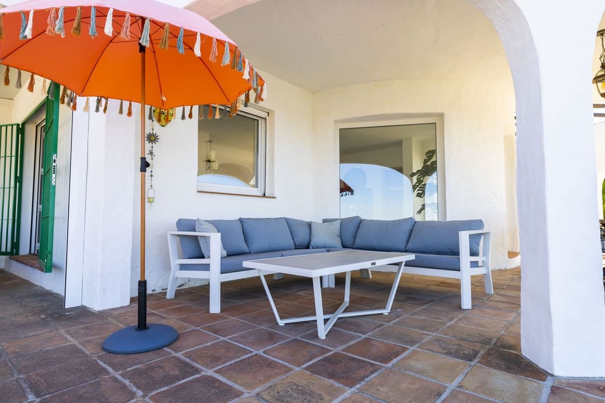 3 soveværelse Villa til salg i Arenas med swimmingpool garage - € 649.000 (Ref: 8410172)