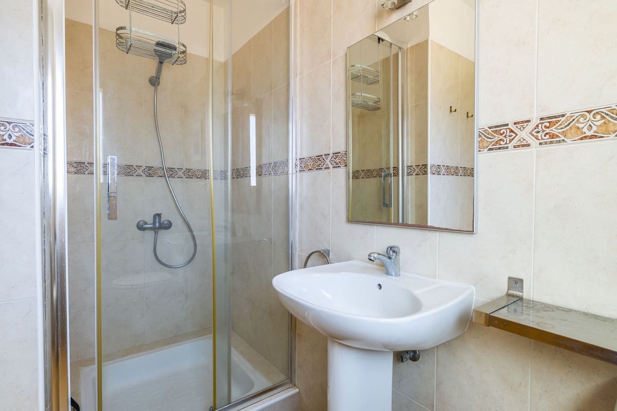 3 soveværelse Villa til salg i Arenas med swimmingpool garage - € 649.000 (Ref: 8410172)