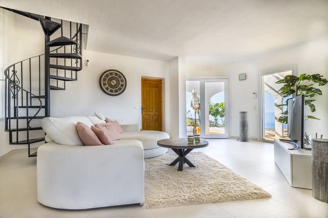 3 sovrum Villa till salu i Arenas med pool garage - 649 000 € (Ref: 8410172)