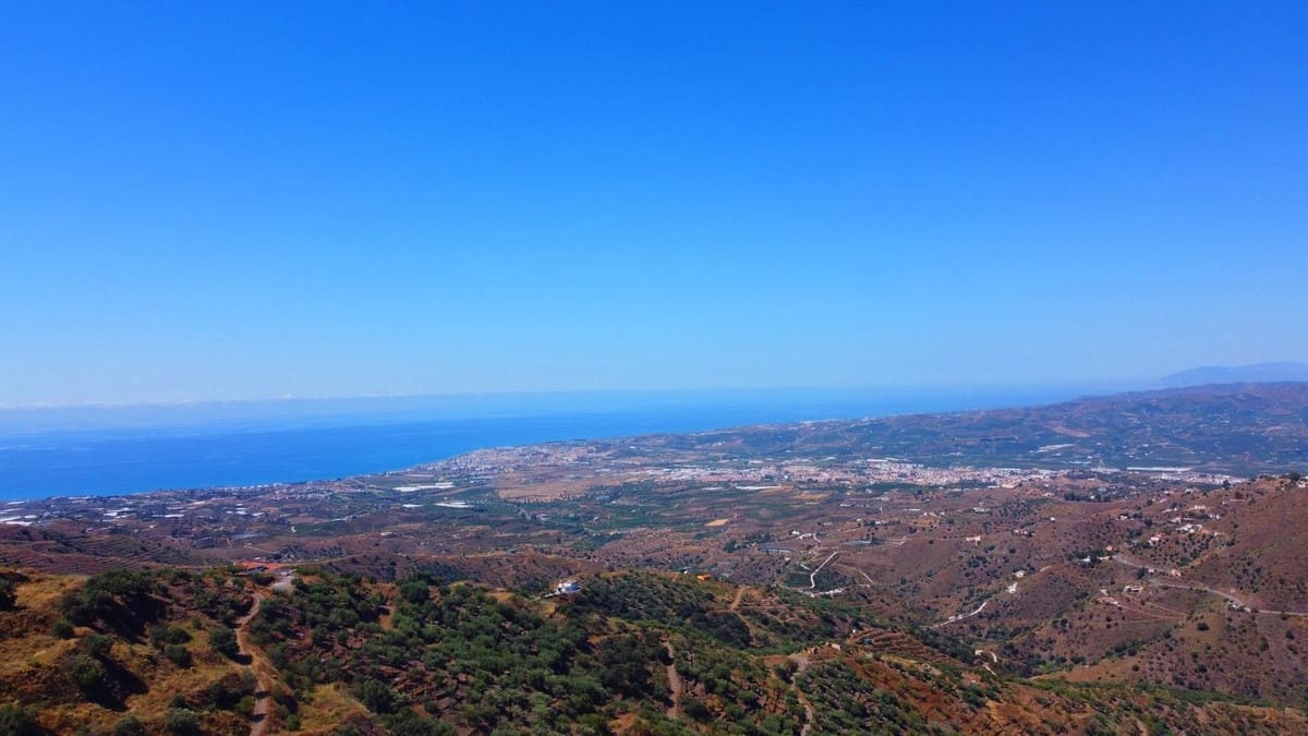 Chalet de 3 habitaciones en Arenas en venta con piscina garaje - 649.000 € (Ref: 8410172)