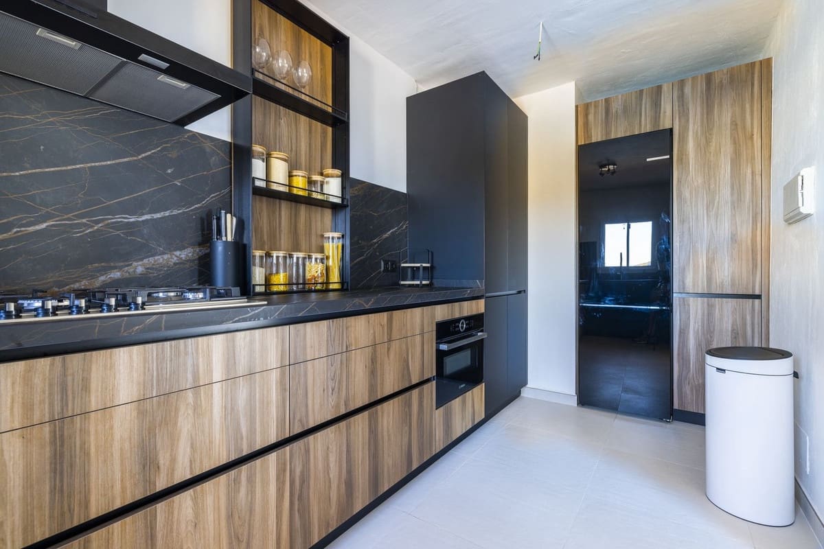 3 bedroom Villa for sale in Arenas with pool garage - € 649,000 (Ref: 8410172)