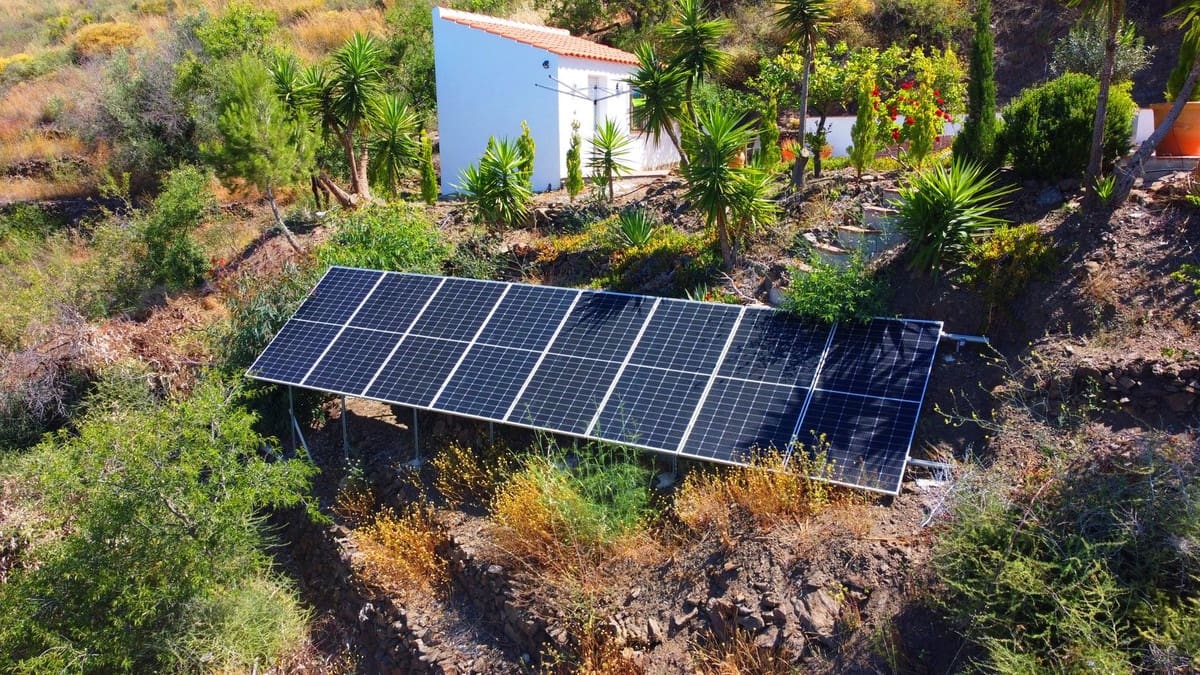 3 bedroom Villa for sale in Arenas with pool garage - € 649,000 (Ref: 8410172)