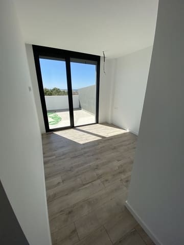 Pareado de 3 habitaciones en Torre del Mar, Vélez-Málaga en venta con piscina garaje - 549.900 € (Ref: 8410180)
