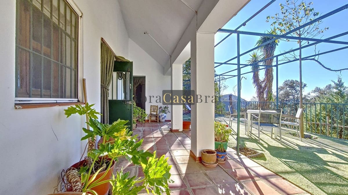 3 soveværelse Finca/Landehus til salg i Sedella med swimmingpool garage - € 398.000 (Ref: 8410185)