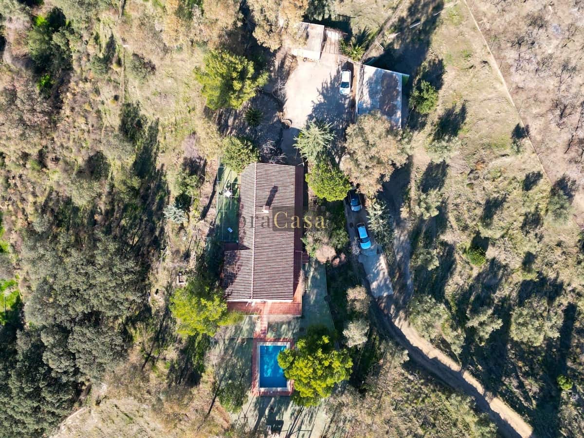 3 soveværelse Finca/Landehus til salg i Sedella med swimmingpool garage - € 398.000 (Ref: 8410185)