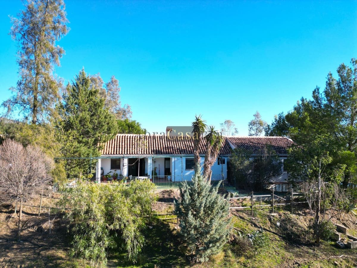 3 soveværelse Finca/Landehus til salg i Sedella med swimmingpool garage - € 398.000 (Ref: 8410185)