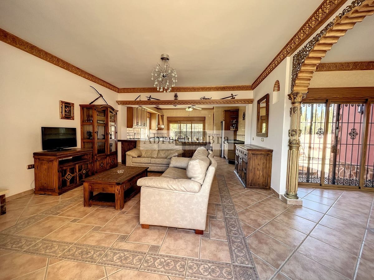 4 slaapkamer Villa te koop in Canillas de Aceituno met zwembad - € 480.000 (Ref: 8410186)