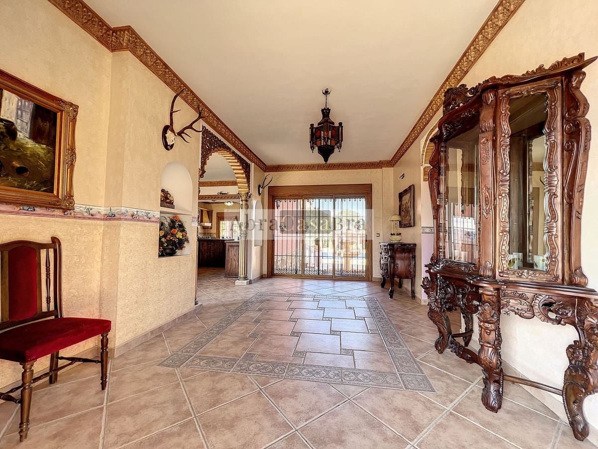 4 slaapkamer Villa te koop in Canillas de Aceituno met zwembad - € 480.000 (Ref: 8410186)
