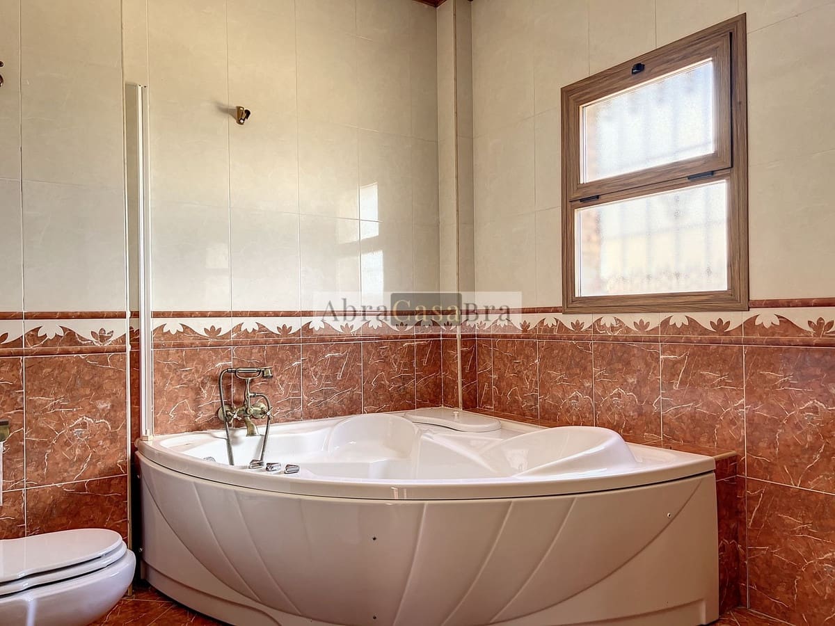 4 slaapkamer Villa te koop in Canillas de Aceituno met zwembad - € 480.000 (Ref: 8410186)