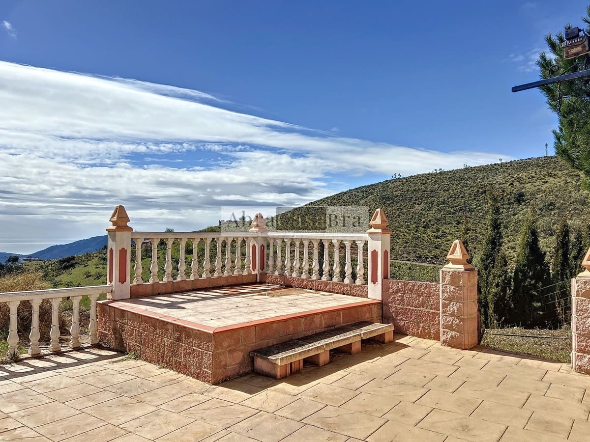 4 slaapkamer Villa te koop in Canillas de Aceituno met zwembad - € 480.000 (Ref: 8410186)