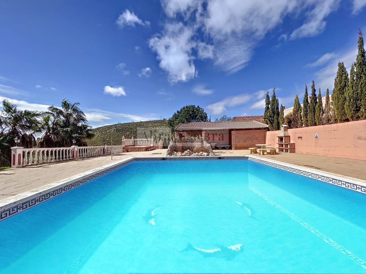 4 soverom Villa til salgs i Canillas de Aceituno med svømmebasseng - € 449 000 (Ref: 8410186)