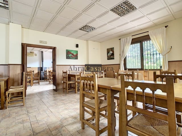 6 slaapkamer Restaurant/bar te koop in Alfarnatejo met garage - € 420.000 (Ref: 8410193)