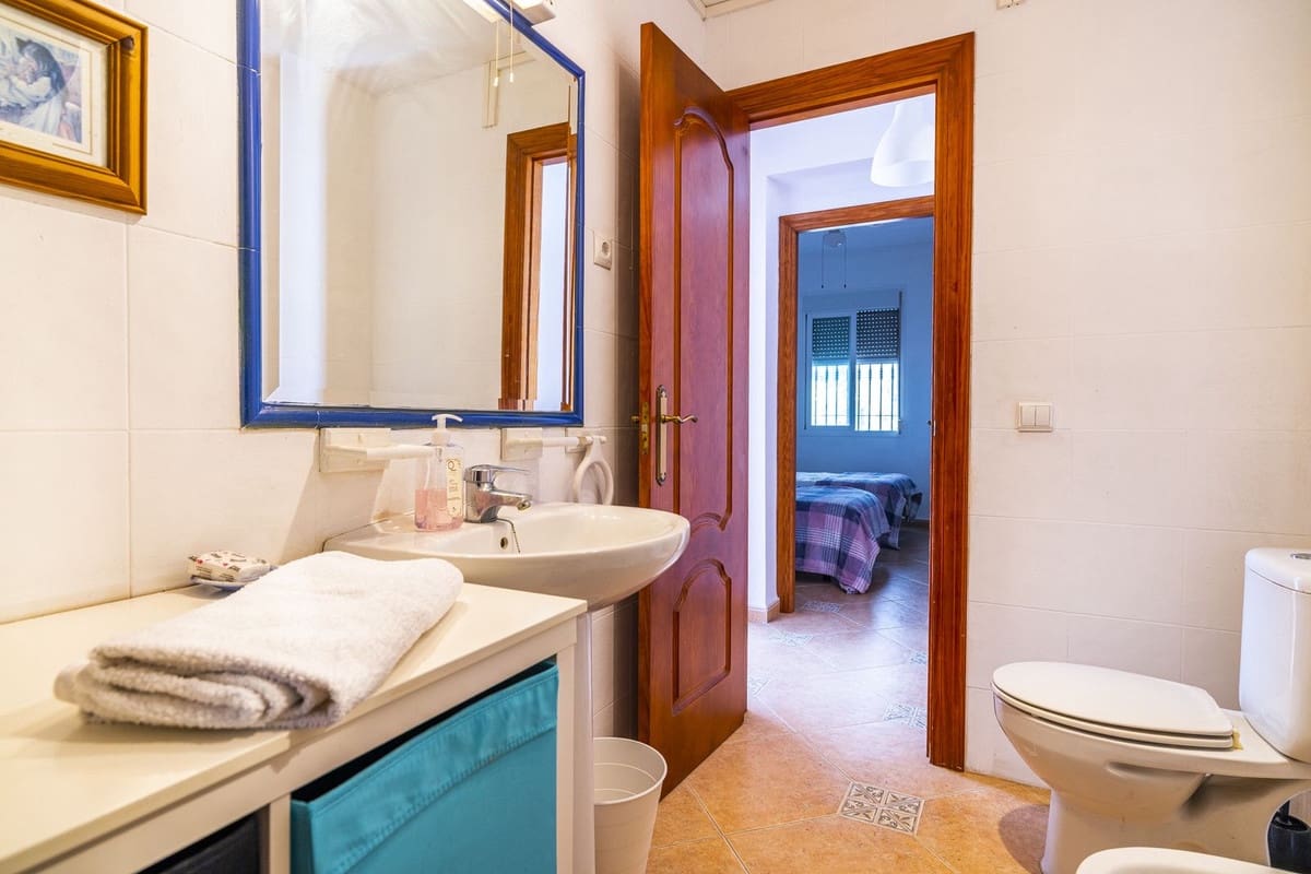 4 soveværelse Villa til salg i Comares med swimmingpool garage - € 349.000 (Ref: 8410201)