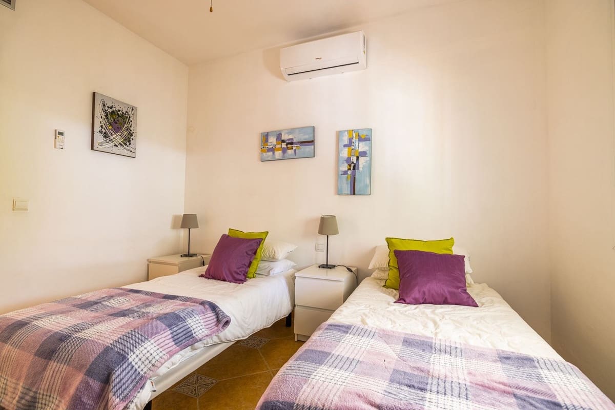 4 soveværelse Villa til salg i Comares med swimmingpool garage - € 349.000 (Ref: 8410201)