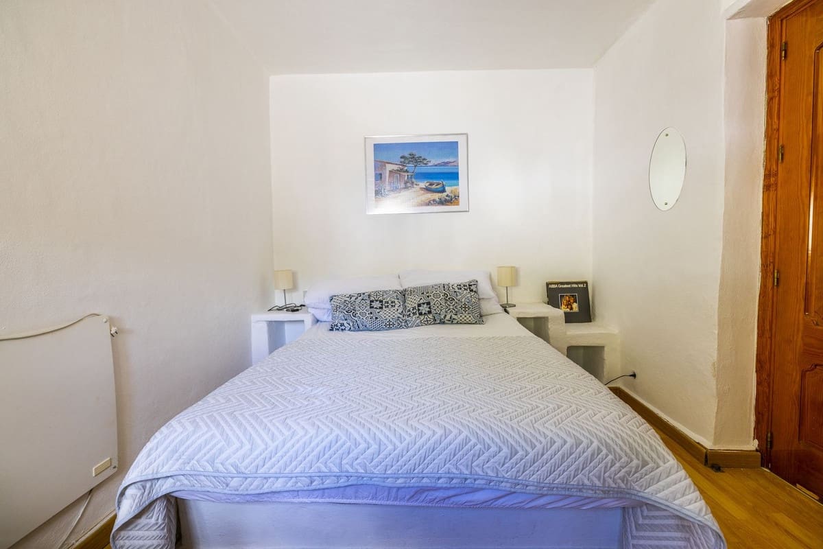 4 soveværelse Villa til salg i Comares med swimmingpool garage - € 349.000 (Ref: 8410201)