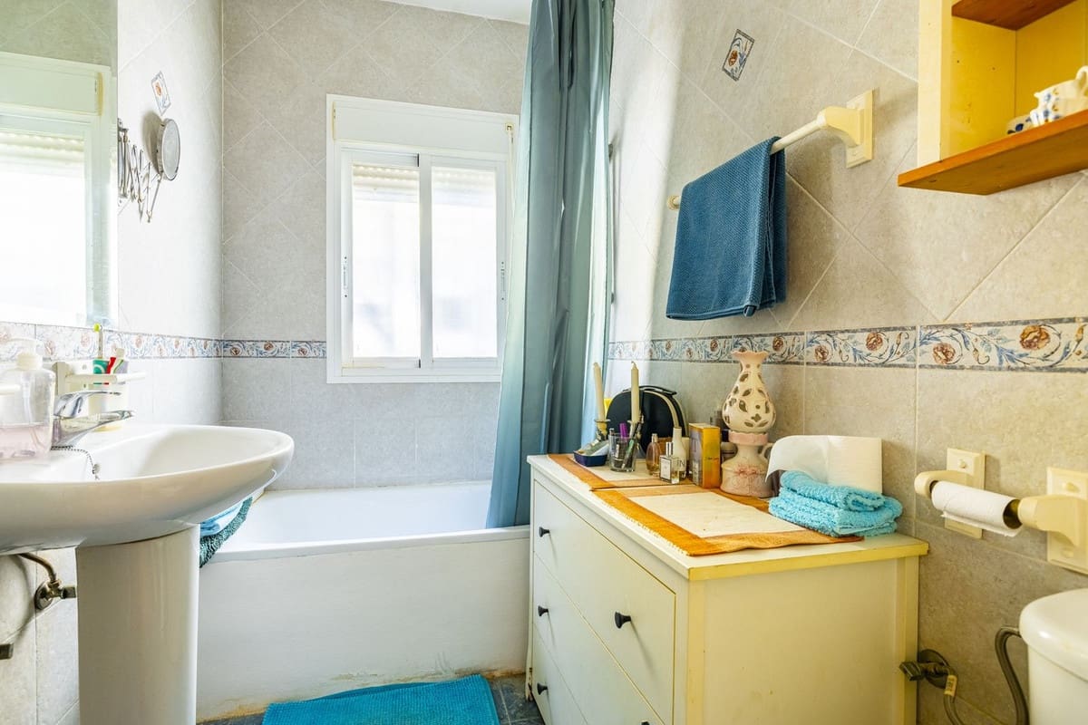 4 soveværelse Villa til salg i Comares med swimmingpool garage - € 349.000 (Ref: 8410201)