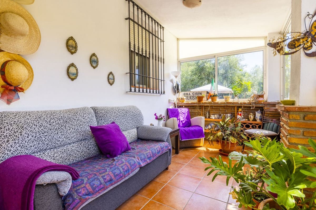 4 soveværelse Villa til salg i Comares med swimmingpool garage - € 349.000 (Ref: 8410201)