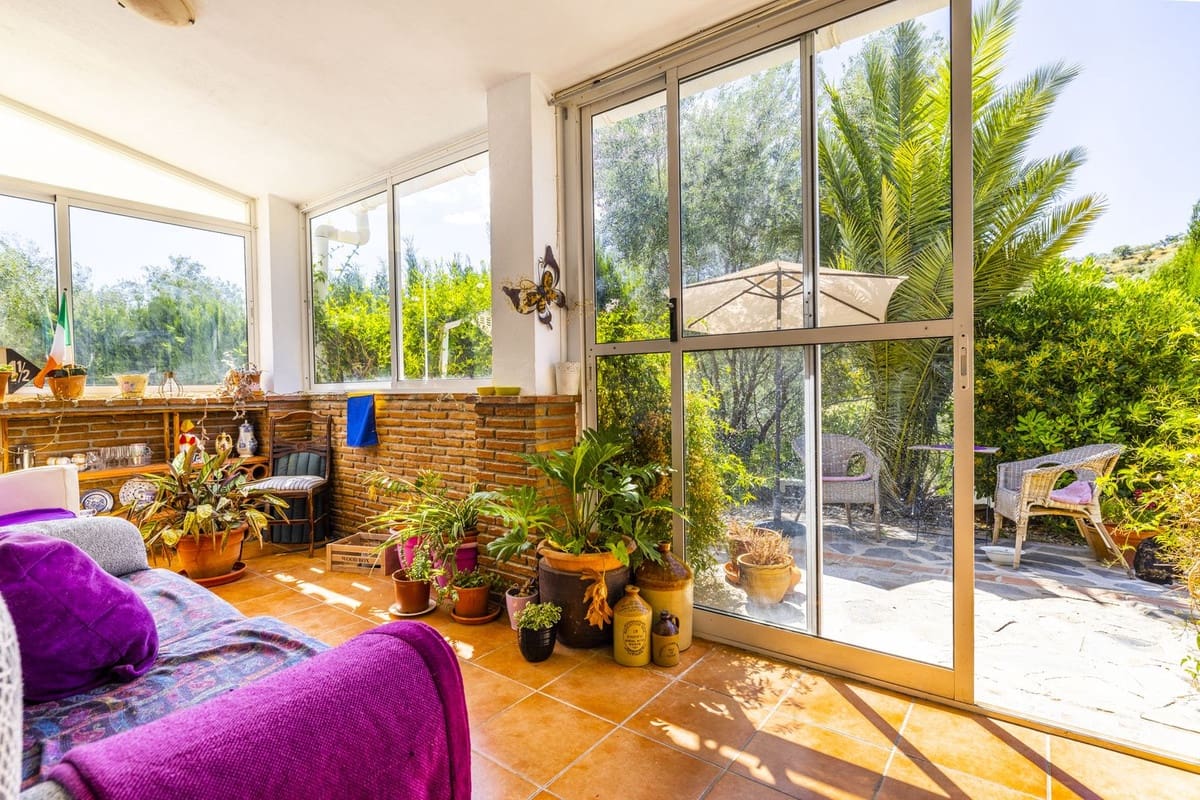 4 soveværelse Villa til salg i Comares med swimmingpool garage - € 349.000 (Ref: 8410201)