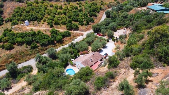 4 sovrum Villa till salu i Comares med pool garage - 349 000 € (Ref: 8410201)