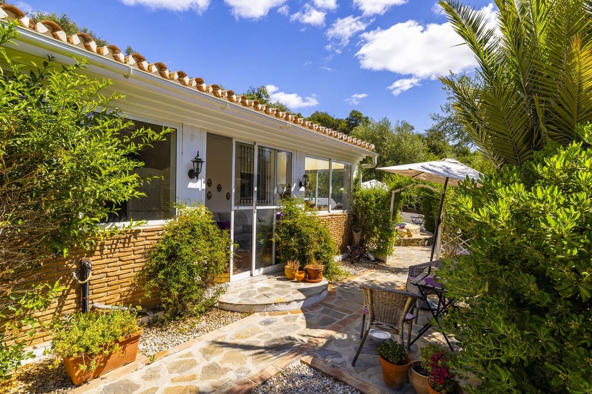 4 soveværelse Villa til salg i Comares med swimmingpool garage - € 349.000 (Ref: 8410201)