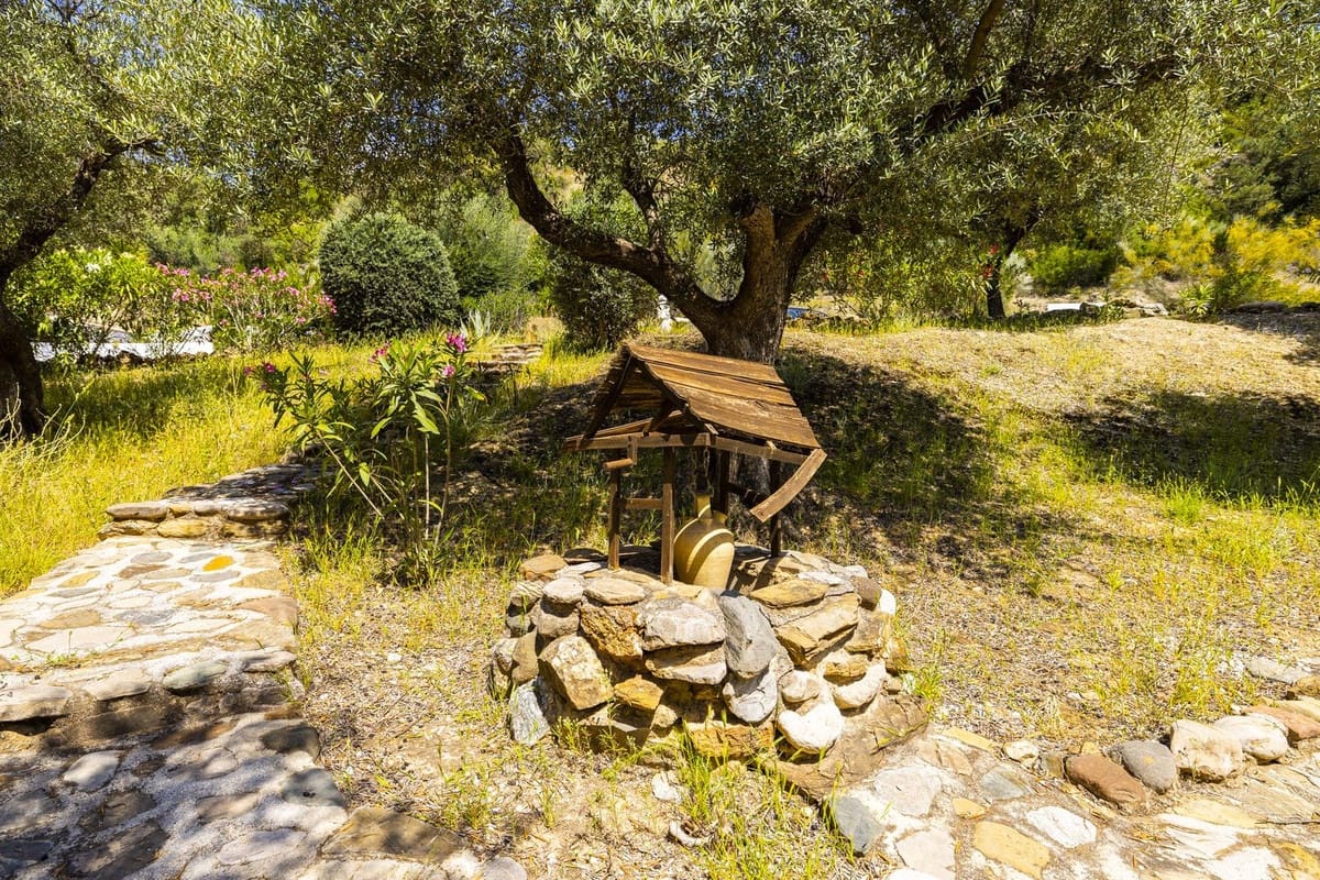 4 soveværelse Villa til salg i Comares med swimmingpool garage - € 349.000 (Ref: 8410201)