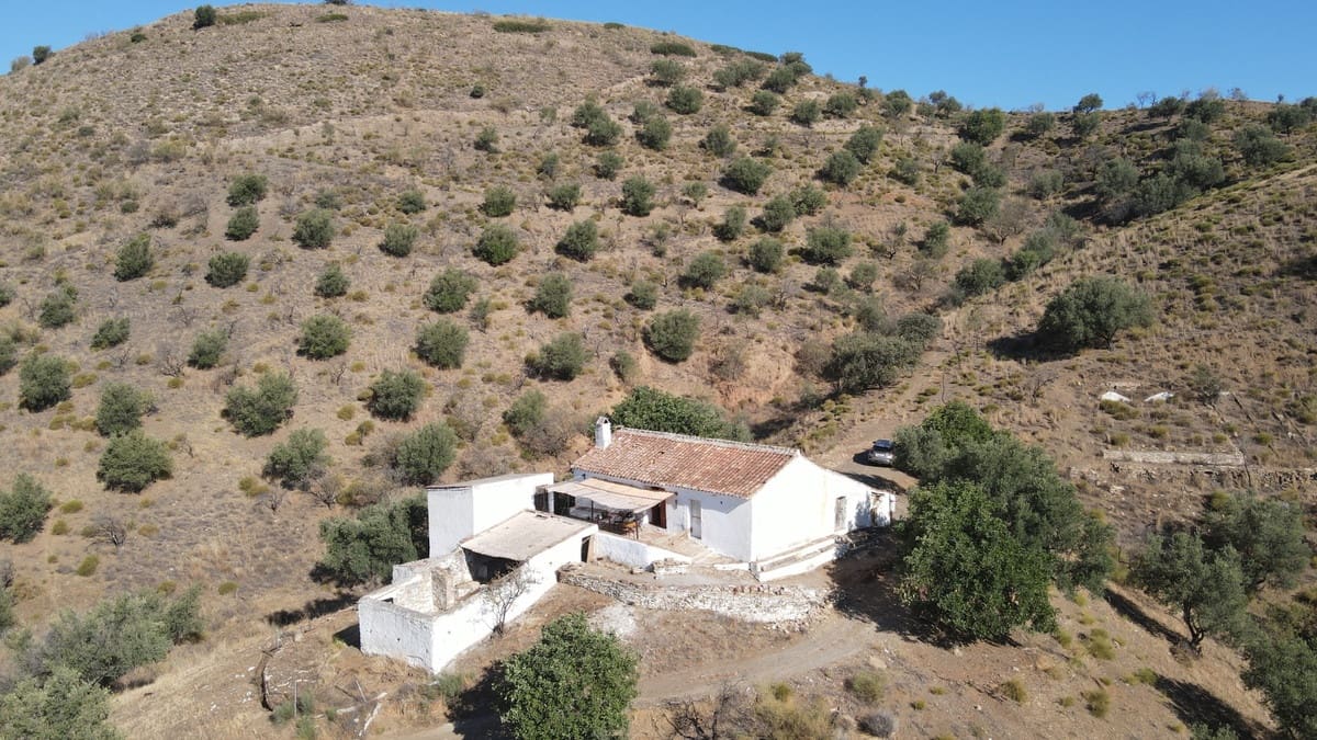 Finca/Casa Rural de 4 habitaciones en Canillas de Aceituno en venta con garaje - 350.000 € (Ref: 8410204)