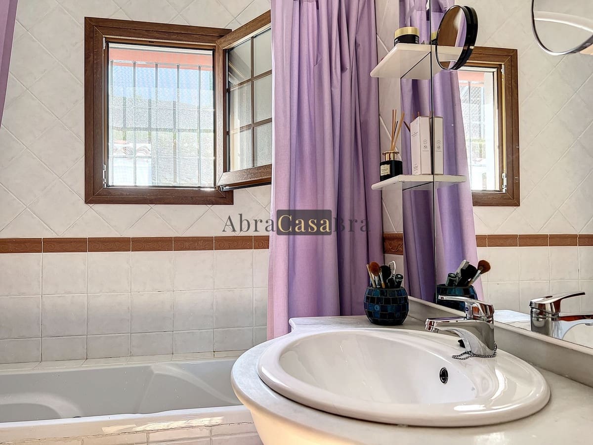 3 slaapkamer Villa te koop in Canillas de Aceituno met garage - € 319.000 (Ref: 8410210)