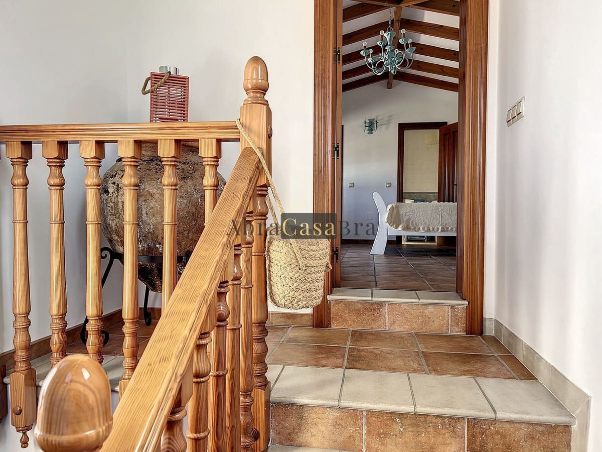 3 slaapkamer Villa te koop in Canillas de Aceituno met garage - € 319.000 (Ref: 8410210)