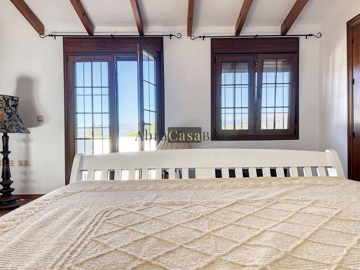 3 slaapkamer Villa te koop in Canillas de Aceituno met garage - € 319.000 (Ref: 8410210)