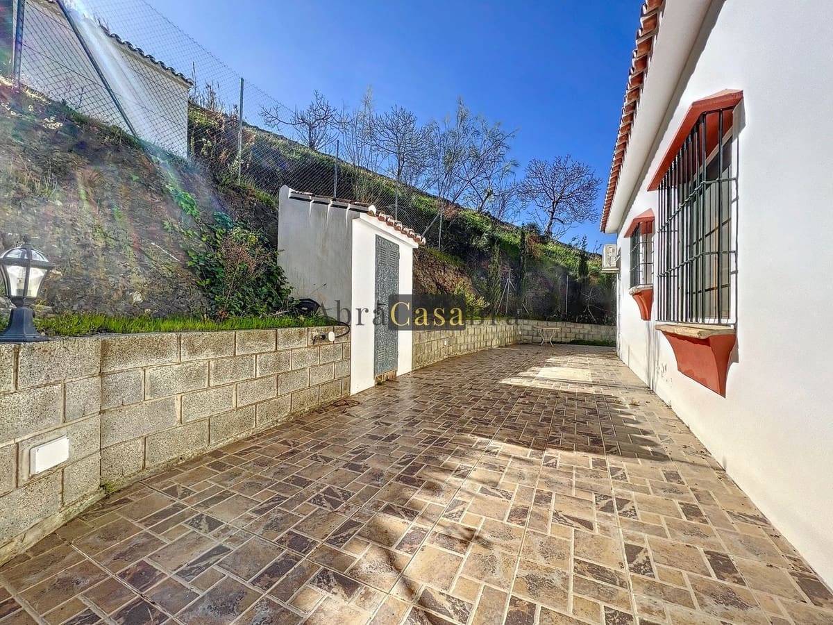 3 slaapkamer Villa te koop in Canillas de Aceituno met garage - € 319.000 (Ref: 8410210)