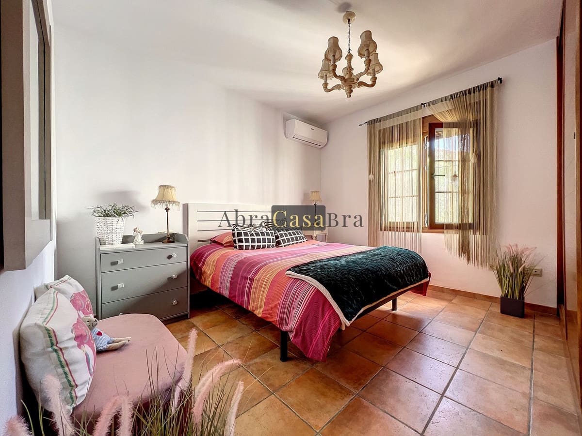 3 slaapkamer Villa te koop in Canillas de Aceituno met garage - € 319.000 (Ref: 8410210)