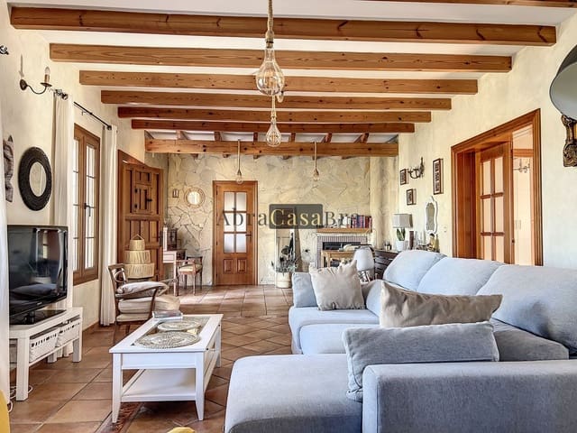 3 slaapkamer Villa te koop in Canillas de Aceituno met garage - € 319.000 (Ref: 8410210)